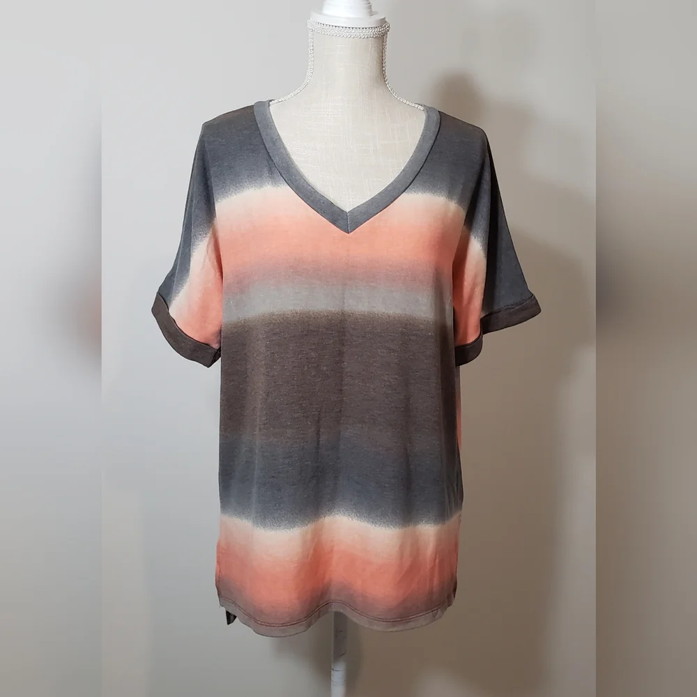 Sew In Love women's vneck top, NWOT, size M - Picture 1 of 6